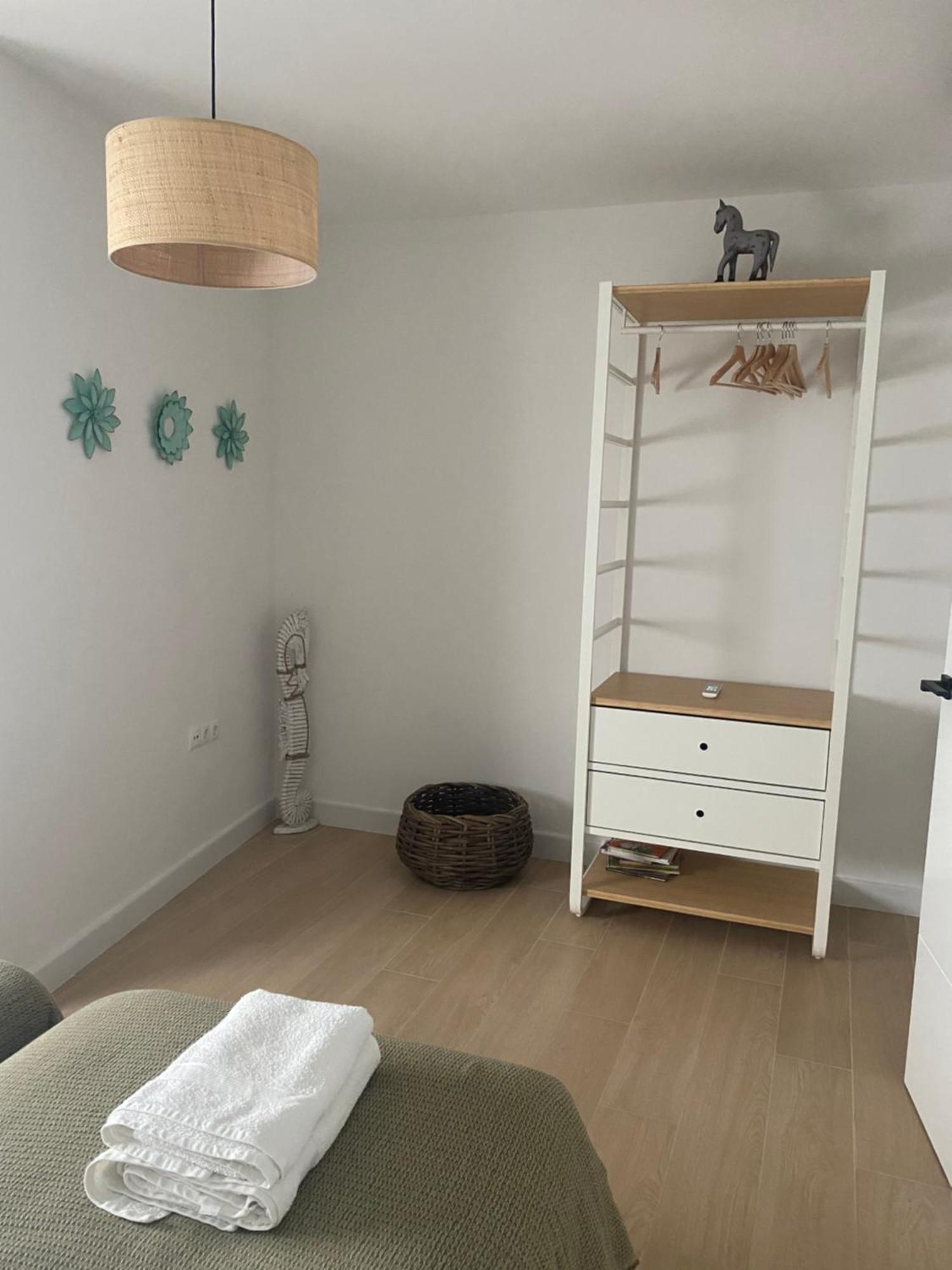 Apartamentos La Higuera 2 Rota Bagian luar foto